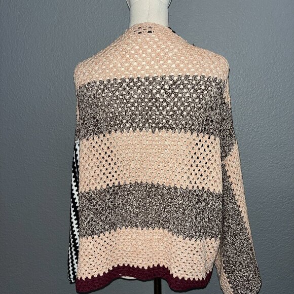 SAACHI Birdie Colorblock Crochet Cropped Sweater Cardigan Jacket -Made in India - Picture 7 of 13